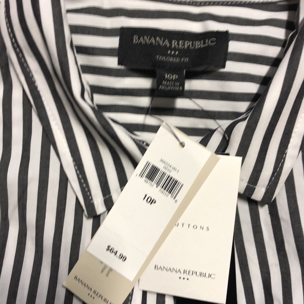 Banana Republic Women’s 10P Tailored Fit blouse. - Picture 2 of 4